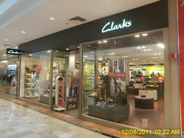 clarks montgomery mall
