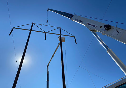Sky Point Crane executes high-level, high-voltage power line work in Penn Run, PA. 